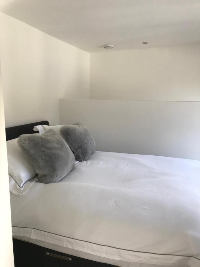 Winnie'S Corner - Self Contained Within The Grounds Of Another Property, In An Idyllic Wooded Setting Carlyon Bay Εξωτερικό φωτογραφία